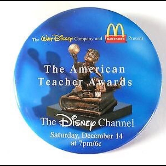 ISO: AFFORDABLE Disney Buttons - Picture 3 of 8